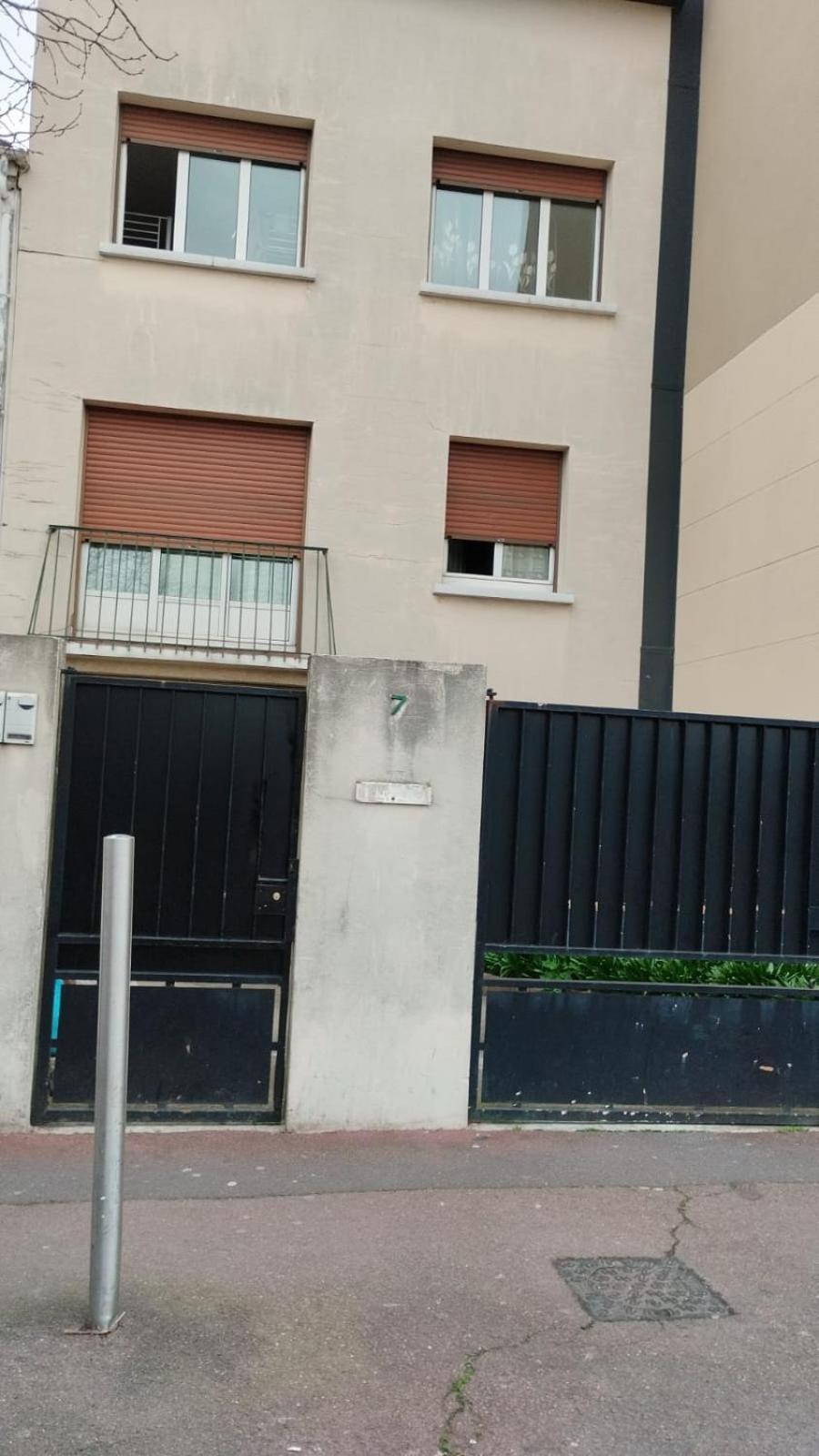 Hostel Tony House Bondy Exterior foto